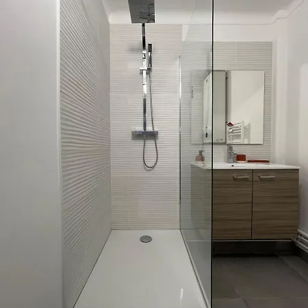 L'artiste - Centre Apartment